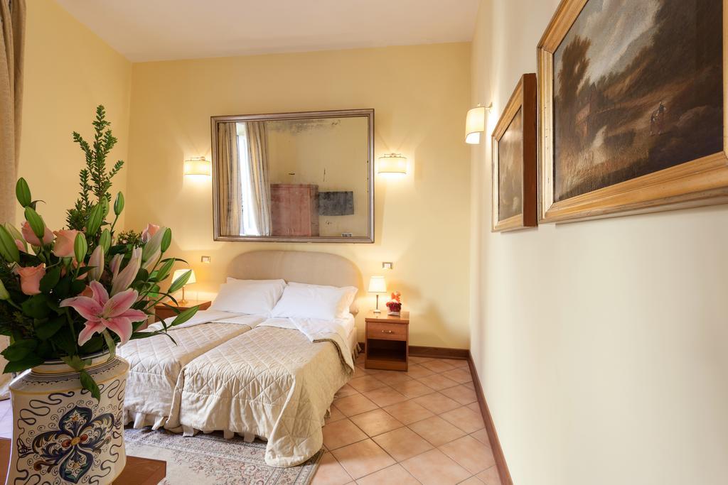 Vatican Domus Rome Room photo